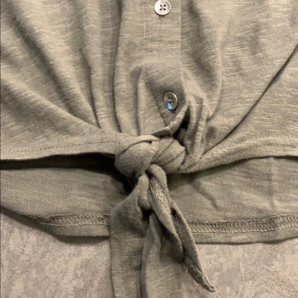 Splendid Collared Short Sleeve Button-Down Top NWT - Picture 4 of 7